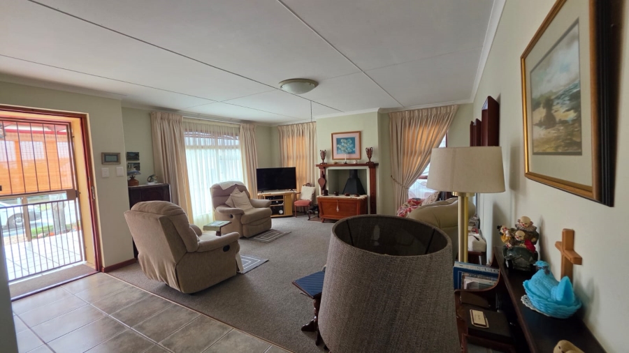 3 Bedroom Property for Sale in Stilbaai Wes Western Cape